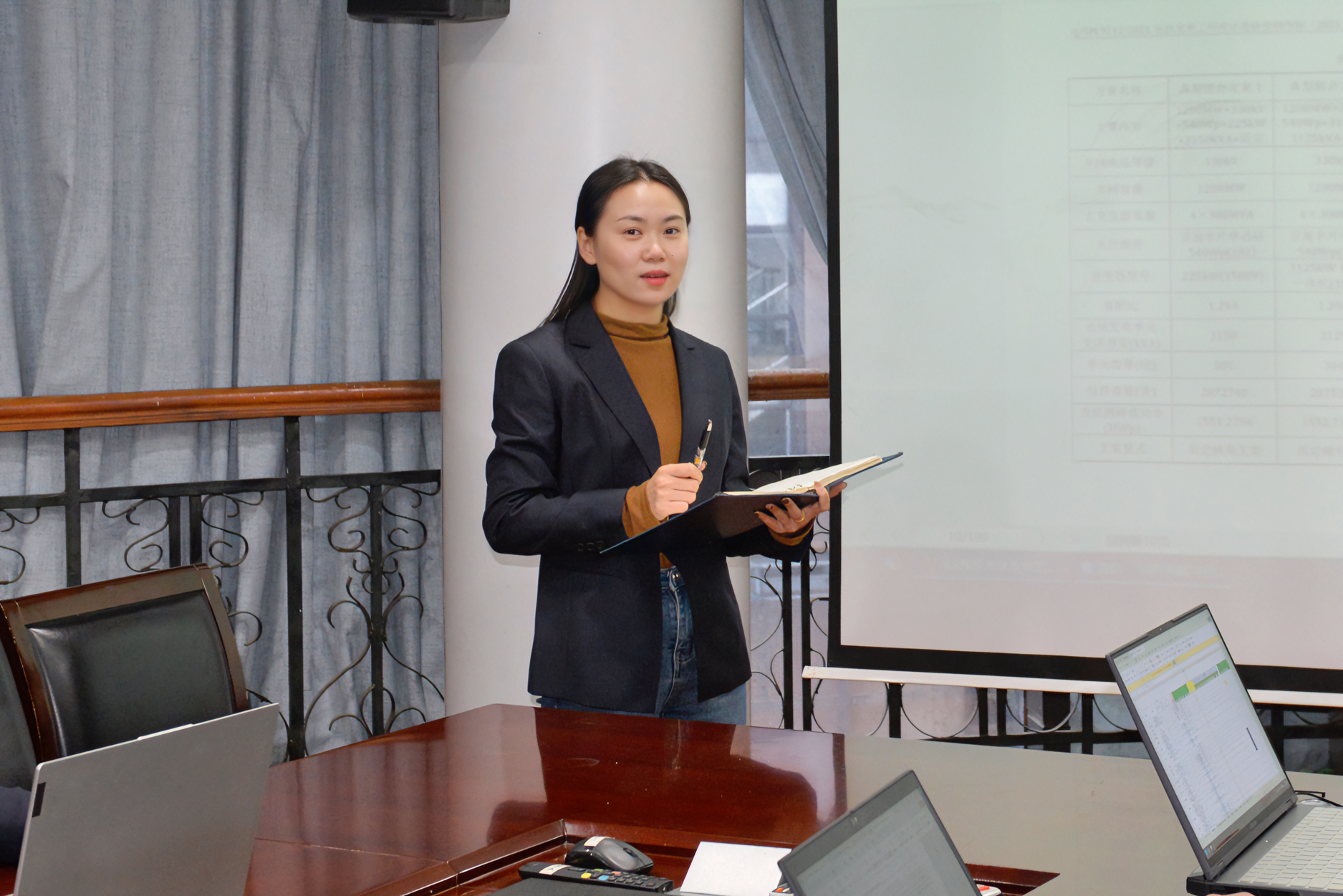 19.郭麗娜,寫最優(yōu)的事業(yè)答卷。.jpg undefined